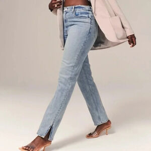 Abercrombie & Fitch Curve Love Ultra High Rise 90s Slim Straight Jean 35 Light